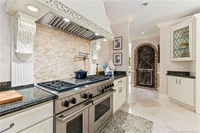 Exquisite 12-Acre Plantation-Style Estate with Private Hangar in - photo 16