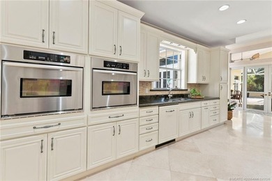 Exquisite 12-Acre Plantation-Style Estate with Private Hangar in - photo 18
