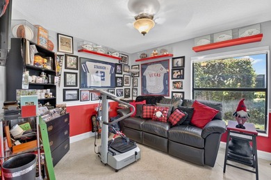Welcome to this immaculate three-bedroom, two-bathroom - photo 24