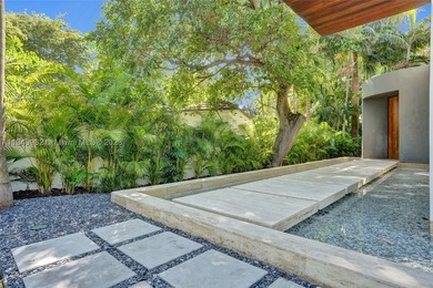 JUST COMPLETED! NEW CONSTRUCTION!!Experience modern beach living - photo 8