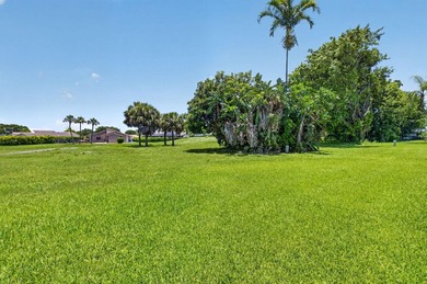 Welcome to this immaculate three-bedroom, two-bathroom - photo 35