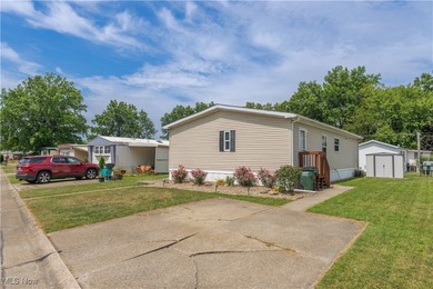 (private lake, pond, creek) Home For Sale in Doylestown Ohio