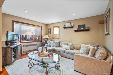 Diamond 3 Bedroom Cape In Prime Whitestone Location. Beautifully - photo 2