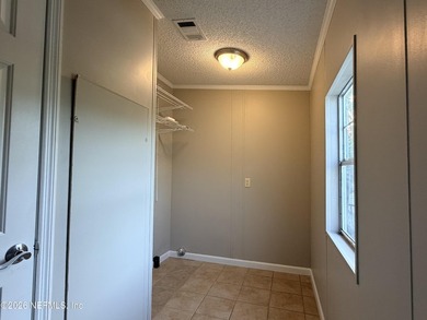 Spacious 3-bedroom, 3-bath manufactured home offering - photo 10