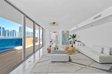 PRICED FOR IMMEDIATE SALE THE PENTHOUSE TOWER SUITE AT THE CROWN - photo 4
