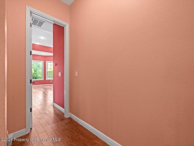 Located in Glen Lakes, this 2000 built Addison Custom home is - photo 25