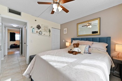 Beautifully remodeled 3BR/2BA condo in desirable Boca Teeca No - photo 25