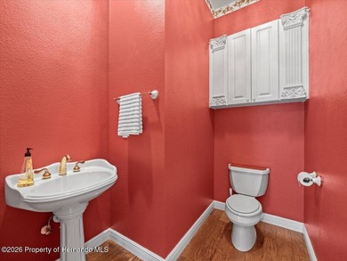 Located in Glen Lakes, this 2000 built Addison Custom home is - photo 26
