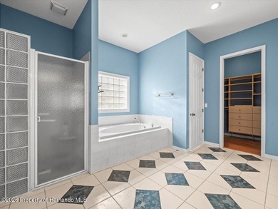 Located in Glen Lakes, this 2000 built Addison Custom home is - photo 31
