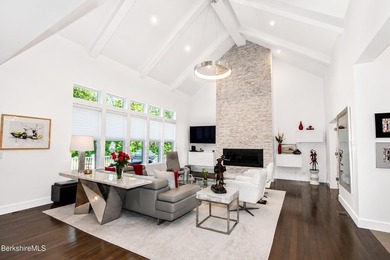 Experience refined Berkshire living at Devon Meadows, one of the - photo 9