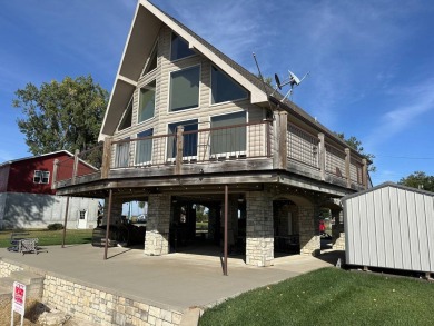 Big Lake Home For Sale in Craig Missouri