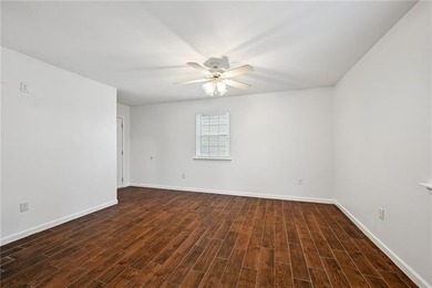 Outstanding Bradford Row condo fully updated and ready for - photo 3