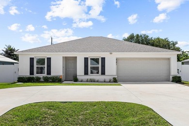 Beautifully maintained 2024 CBS home offering 3 bedrooms and 2 - photo 1