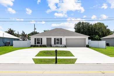 Beautifully maintained 2024 CBS home offering 3 bedrooms and 2 - photo 2