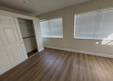 Motivated seller**beautiful 3 bedroom + den home with convenient - photo 9
