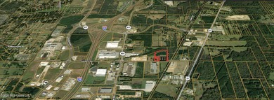 This offering is incredibly located on a primary arterial road - photo 2