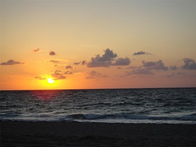 This Lakefront, spacious, Ground Floor 3 Bedroom, 2 Bath Condo - photo 8