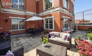 *Welcome to this beautiful sun filled two bedroom, two bathroom - photo 11