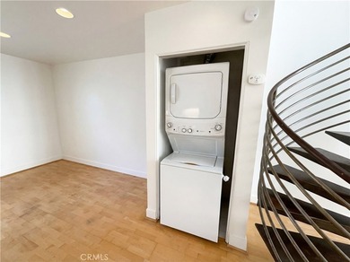 Modern loft-style condo in the heart of San Francisco's SoMa! - photo 6