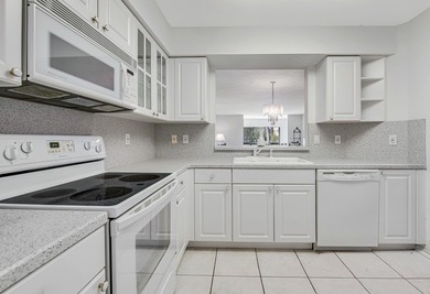 Welcome to this clean & well maintained 2nd floor end unit condo - photo 16