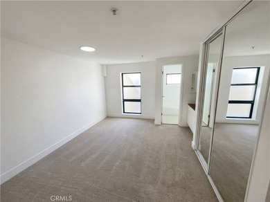 Modern loft-style condo in the heart of San Francisco's SoMa! - photo 7