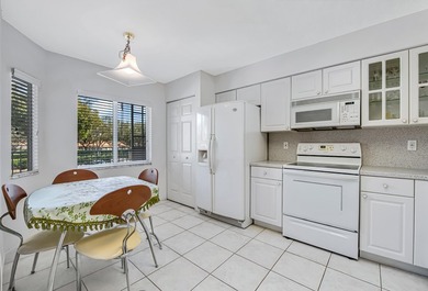 Welcome to this clean & well maintained 2nd floor end unit condo - photo 18