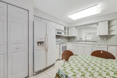 Welcome to this clean & well maintained 2nd floor end unit condo - photo 20