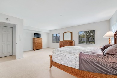 Welcome to this clean & well maintained 2nd floor end unit condo - photo 23