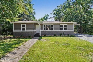 Lovely updated home with completely remodeled Kitchen including - photo 1