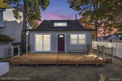 (private lake, pond, creek) Home For Sale in Commerce Twp Michigan