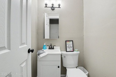Lovely updated home with completely remodeled Kitchen including - photo 7