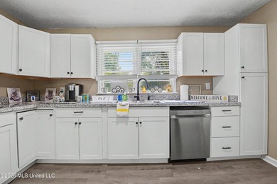 Lovely updated home with completely remodeled Kitchen including - photo 8