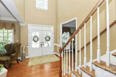 Discover refined living in this elegant full brick home on 3rd - photo 4