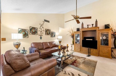 Enjoy the comfort and convenience of single-story villa living - photo 11