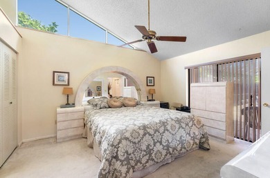 Enjoy the comfort and convenience of single-story villa living - photo 15