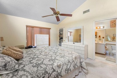 Enjoy the comfort and convenience of single-story villa living - photo 16