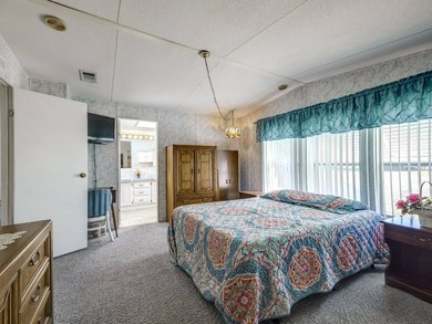 Discover easy Florida living in this fabulous manufactured home - photo 22