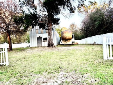 Check out this great double wide mobile on a 1.05 acre lot. It - photo 5