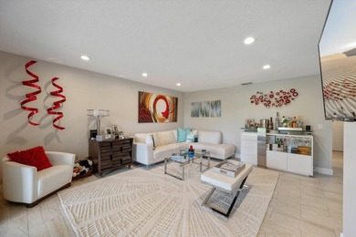 Newly renovated top-floor corner condo with water views, extra - photo 7