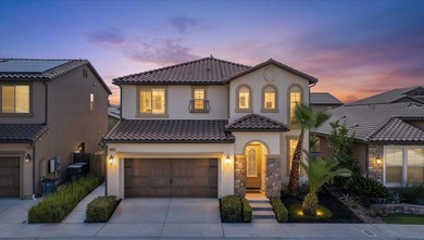 Proud to introduce 1642 North Bella VitaA charming two-story - photo 1