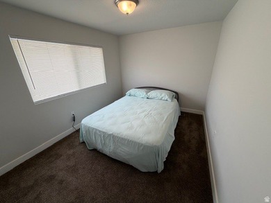 Practically new home in a desirable 55+ manufactured community - photo 9