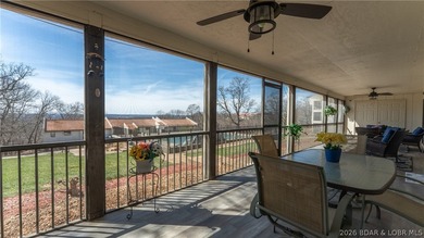 Welcome to this beautifully updated, move-in ready villa in one - photo 12