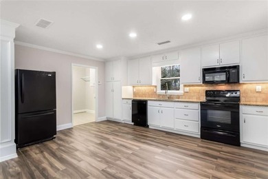 2BR/2BA Creekside Charmer - 1,000 Sq Ft on 1.18 Acres, Only 6