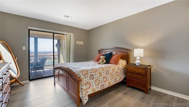 Welcome to this beautifully updated, move-in ready villa in one - photo 13