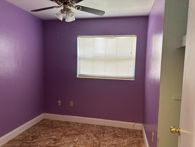 Welcome to this 3-bedroom, 2-bathroom single-story residence - photo 14