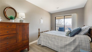 Welcome to this beautifully updated, move-in ready villa in one - photo 16