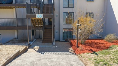 Welcome to this beautifully updated, move-in ready villa in one - photo 19