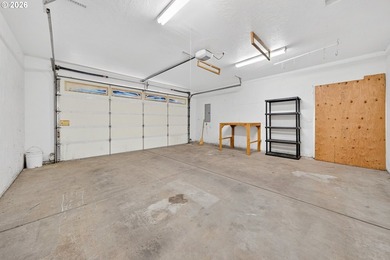 Welcome to this pristine 3-bedroom, 2-bath home located in one - photo 30