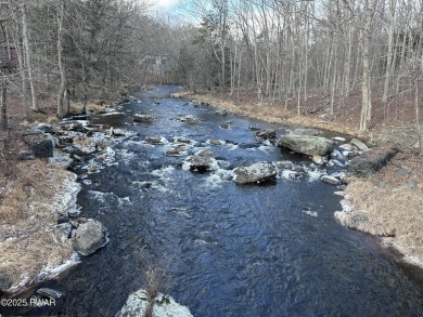Mill Pond Lot For Sale in Bushkill Pennsylvania