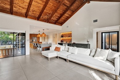 An exclusive gem inside the guard-gated community of Sky Lake - photo 3